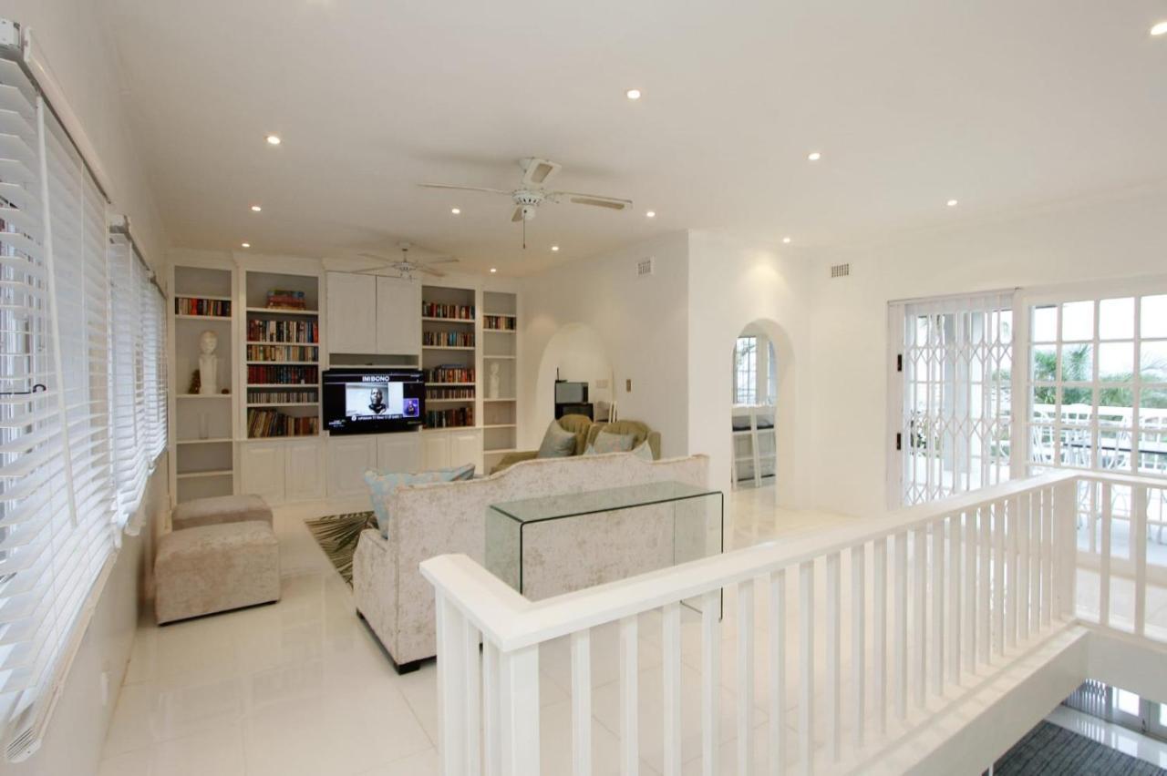 Blue Waves Lodge Umhlanga Luaran gambar