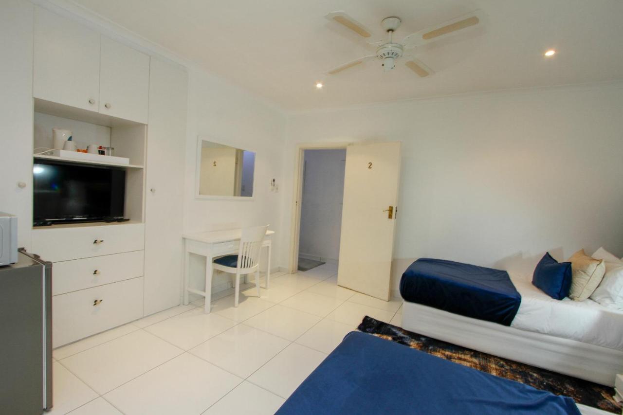 Blue Waves Lodge Umhlanga Luaran gambar